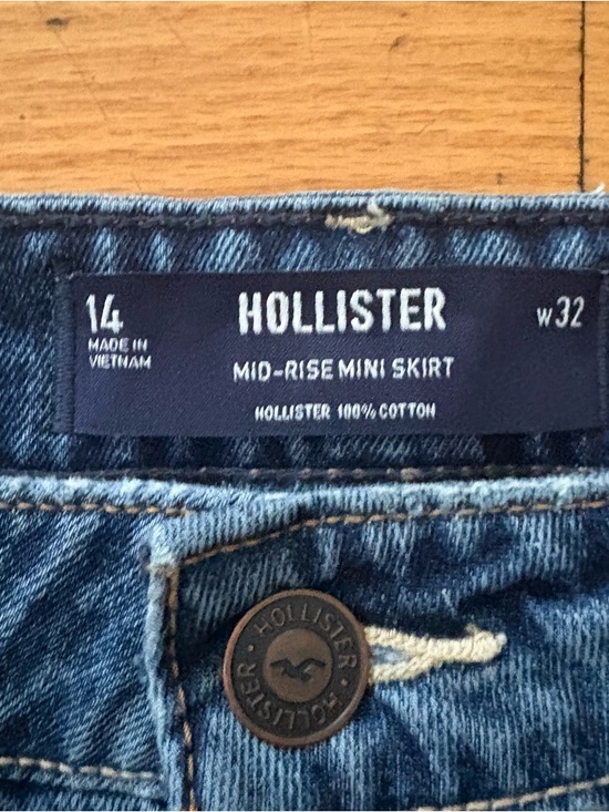Hollister Denim Mini Skirt Distressed Raw Hem Mid Rise Size 14 W32 - Picture 2 of 6